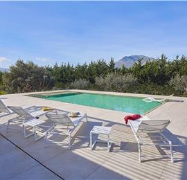 3 bedroom villa with infinity pool, jacuzzi & sauna, Castellammare del Golfo, sleeps 6